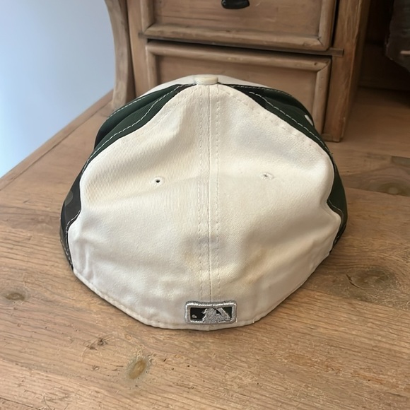 Boston Red Sox Fitted Hat MLB New Era 59FIFTY White Camo Size 7 1/4 Baseball - Picture 3 of 9